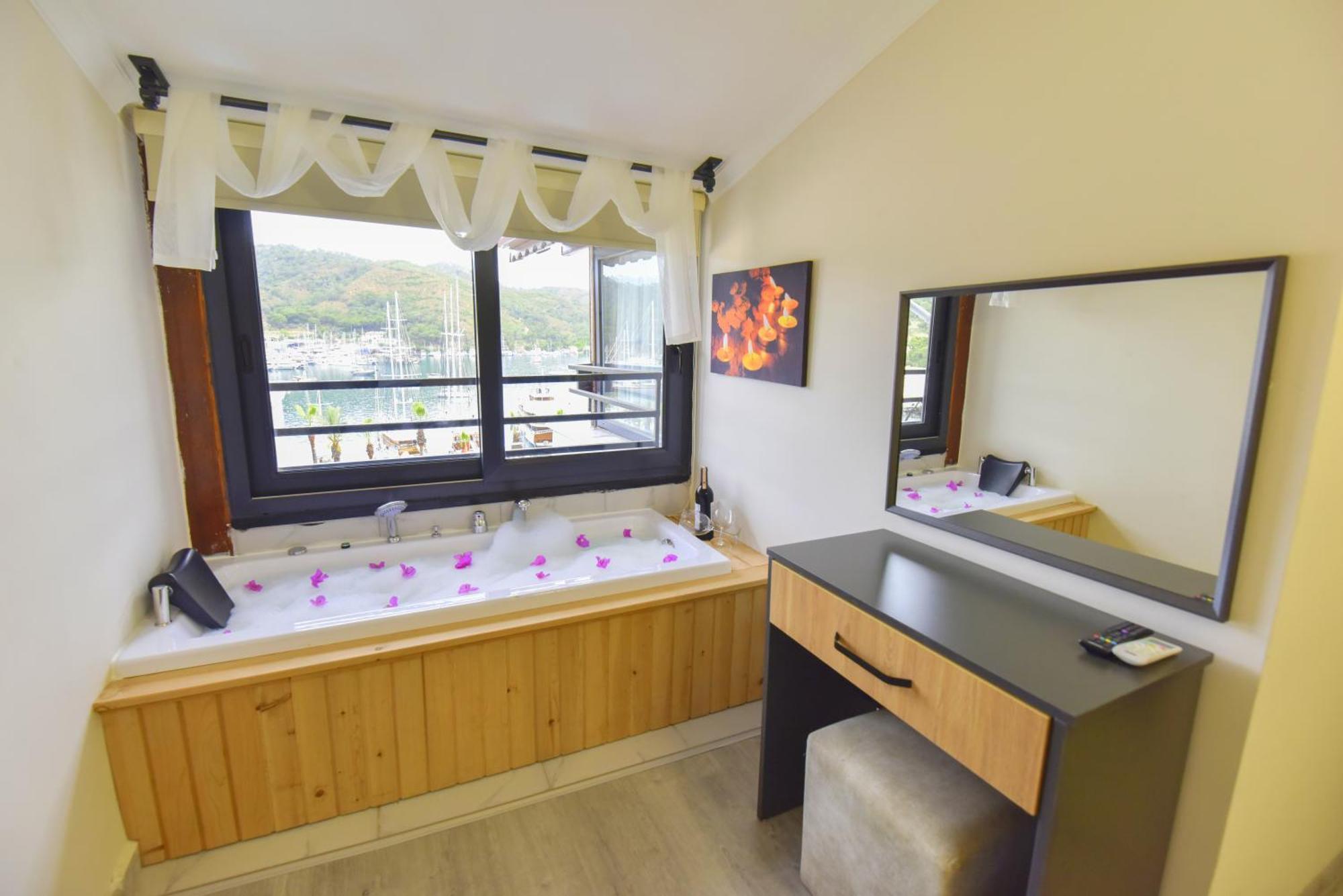 Mykonut Boutique Suites Fethiye Exterior foto